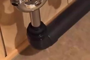 日本亚运会集装箱式宿舍漏水韩国男篮球员边俊亨晒视频求助…